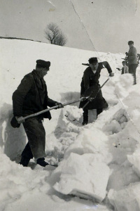 huettmesgruen_winter_1942.jpg